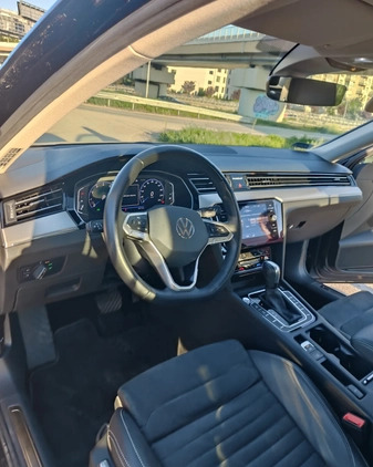 Volkswagen Passat cena 130000 przebieg: 88400, rok produkcji 2021 z Warszawa małe 742